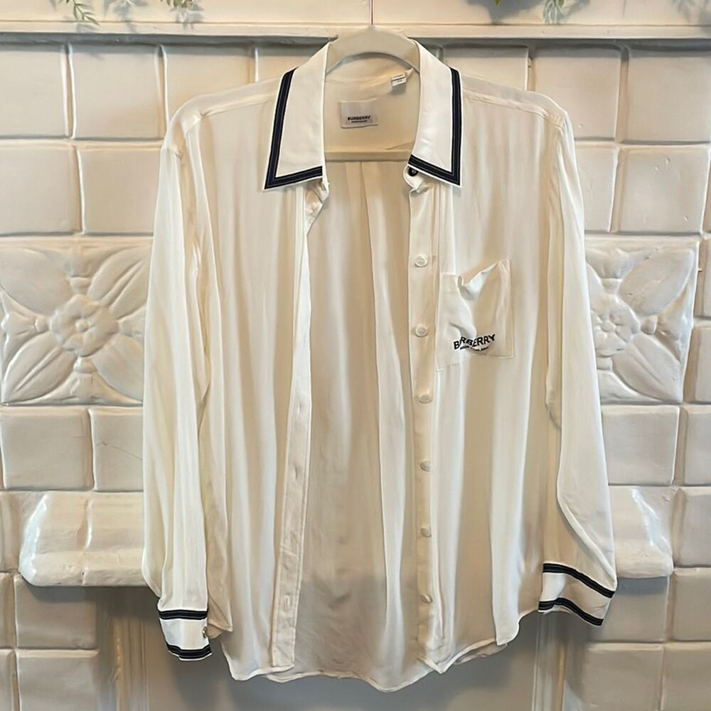 Burberry White Button Up Shirt with Horseferry Print in Silk Crepe de Chine New‎ - Picture 2 of 9